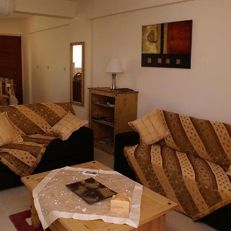 Pleasantly Furnished Apartment B201 With Large Terrace, Wi-Fi & Android Tv Peyia Luaran gambar