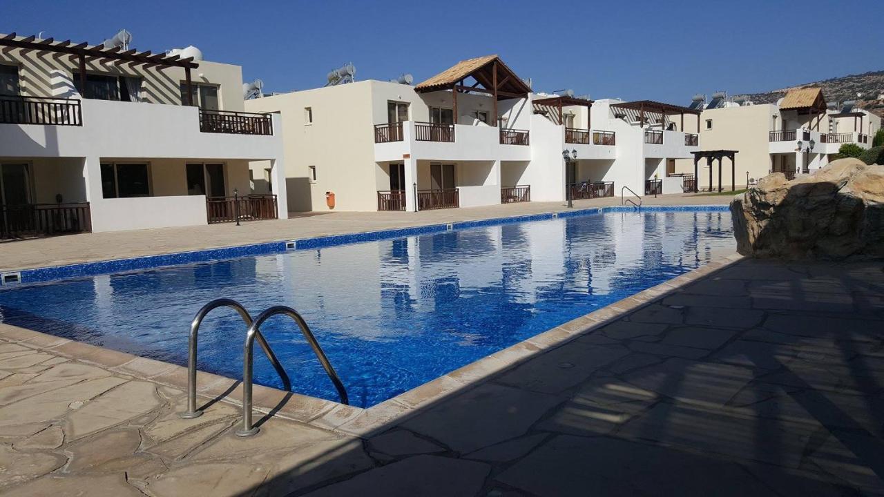 Pleasantly Furnished Apartment B201 With Large Terrace, Wi-Fi & Android Tv Peyia Luaran gambar