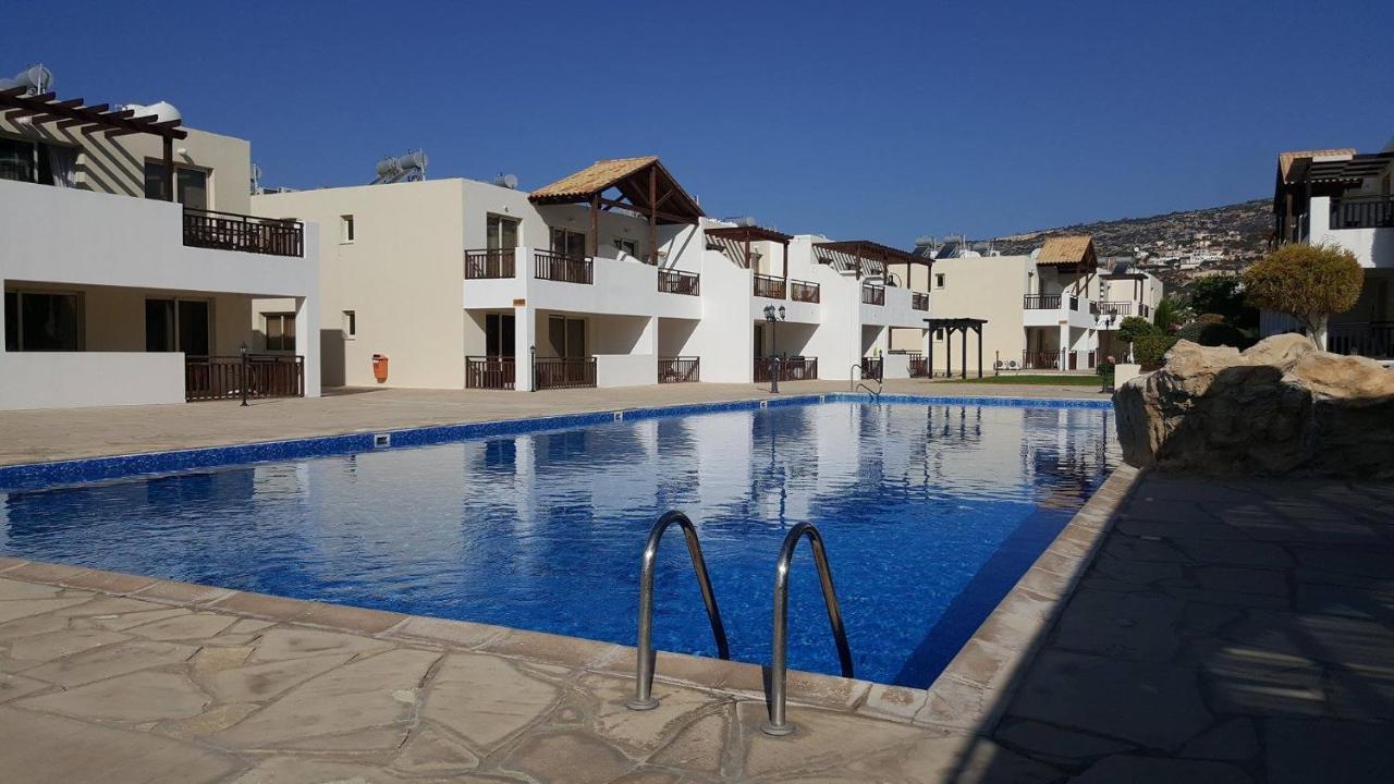 Pleasantly Furnished Apartment B201 With Large Terrace, Wi-Fi & Android Tv Peyia Luaran gambar