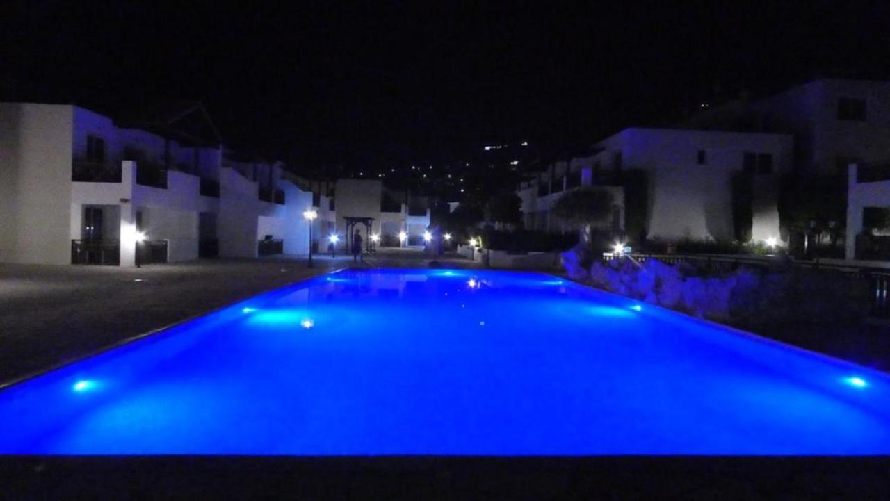 Pleasantly Furnished Apartment B201 With Large Terrace, Wi-Fi & Android Tv Peyia Luaran gambar